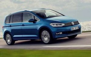 VW Sharan od r. výroby 2019 5 míst